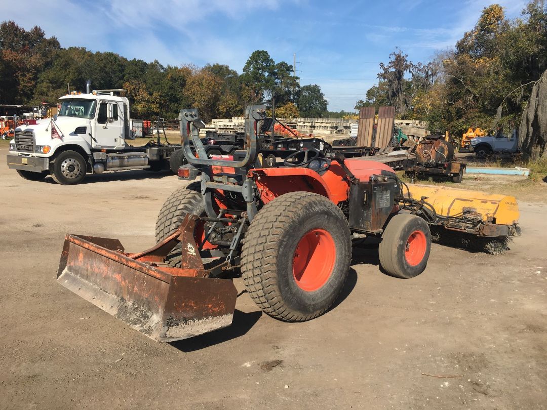 2010 KUBOTA MX4700F - Image 4